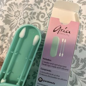 NWT Aria Beauty Reusable Makeup Swabs